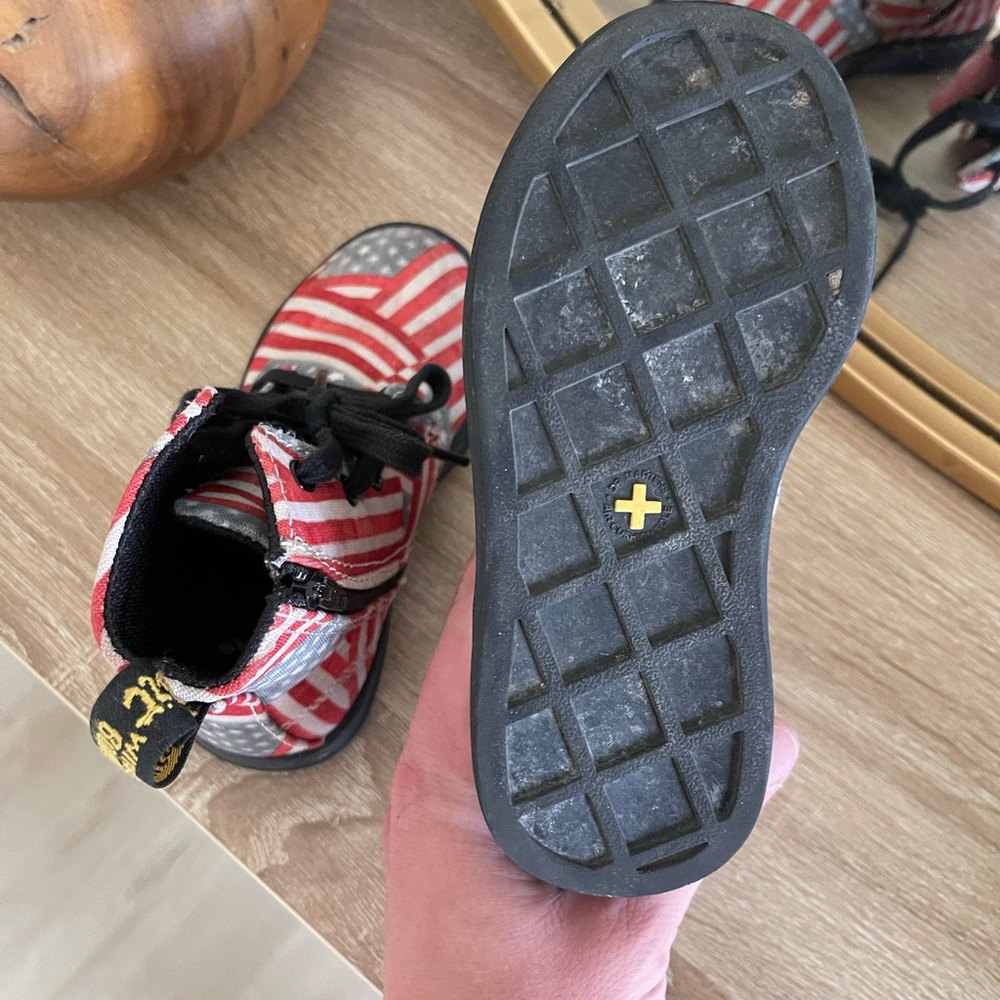Dr. Martens American Flag Boots - Picture 4 of 5